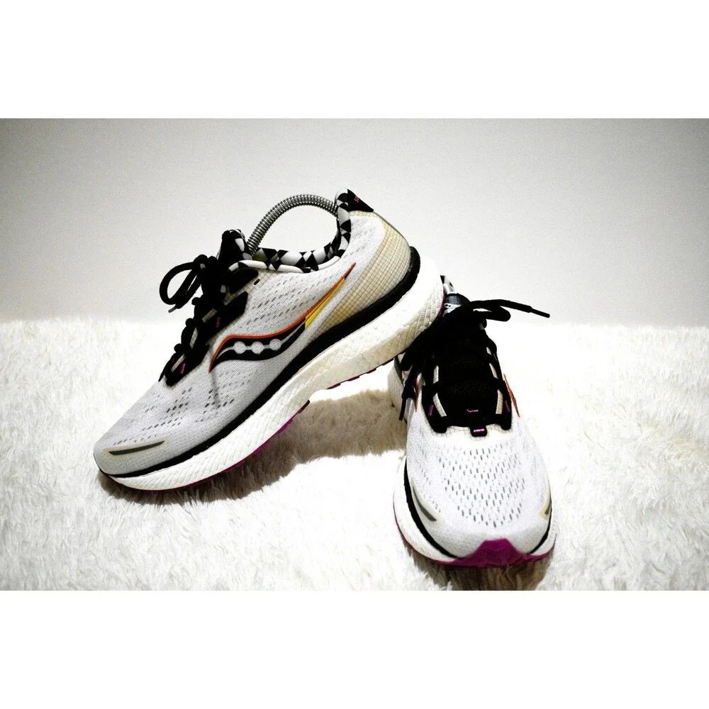 Saucony Women's Triumph 19 White Running Shoes Reverie S10678-40 Women's Size 11